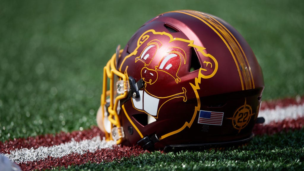 Drzewiecki's field goal as time expires lifts Minnesota past No. 15 Iowa, 13-10 — WCCO Sports — Gopher, Portola Valley Sports news