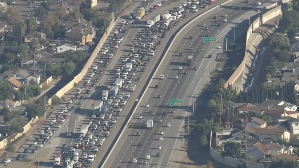 Northbound Highway 101 lanes in San Jose blocked by overturned vehicle — CBS Bay Area (KPIX), Portola Valley Community news
