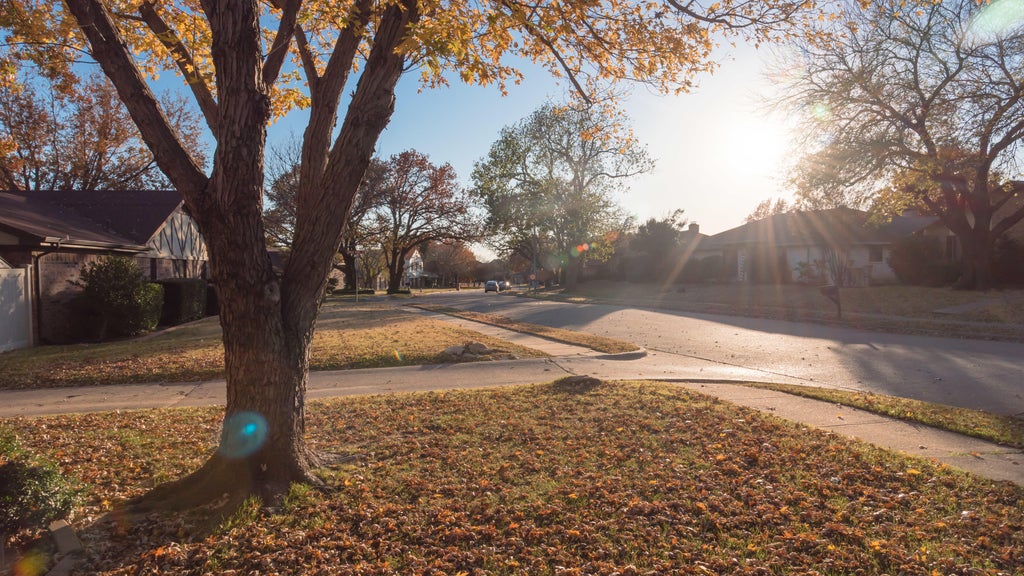 Last taste of fall warmth Friday in Twin Cities ahead of cool, soggy weekend — WCCO / CBS Minnesota, Portola Valley Community news