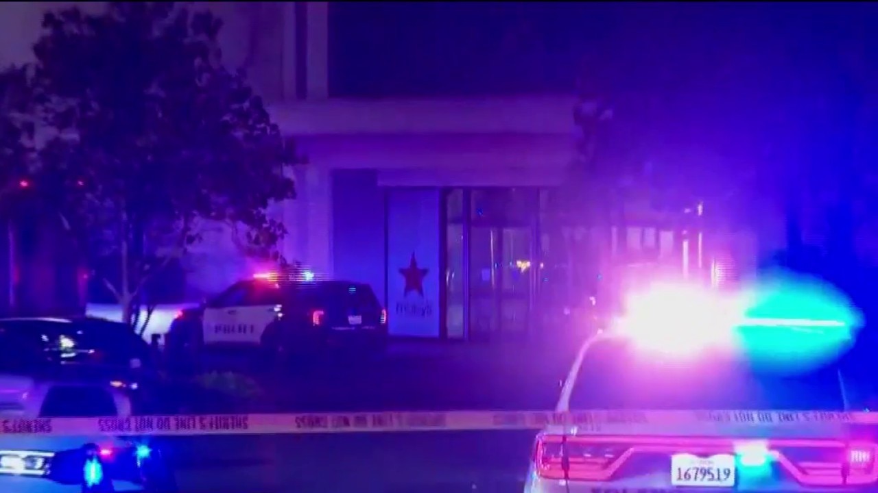 Police presence at Solano Town Center in Fairfield during an active incident.